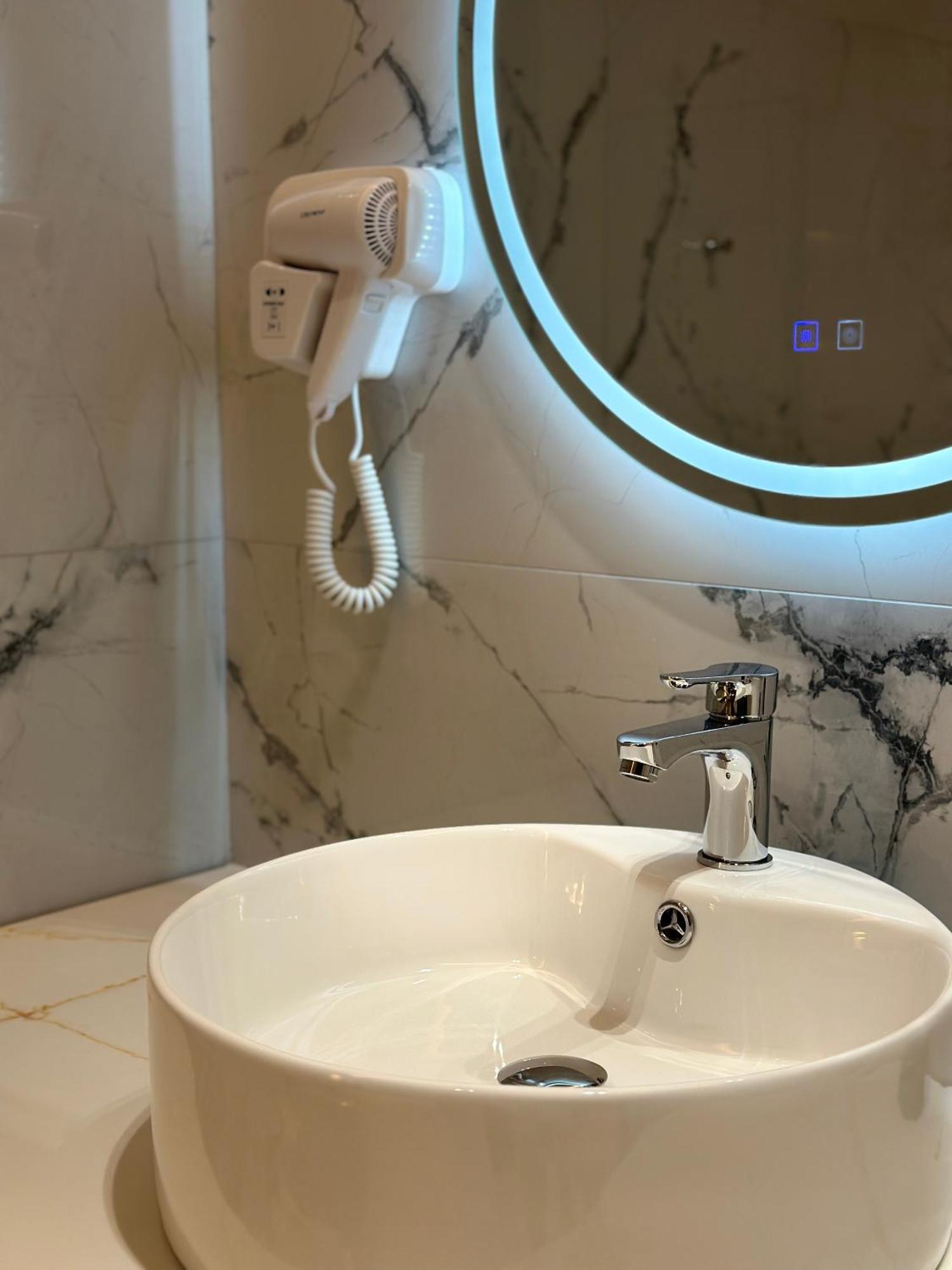 The Roots Boutique Hotel شكودر المظهر الخارجي الصورة